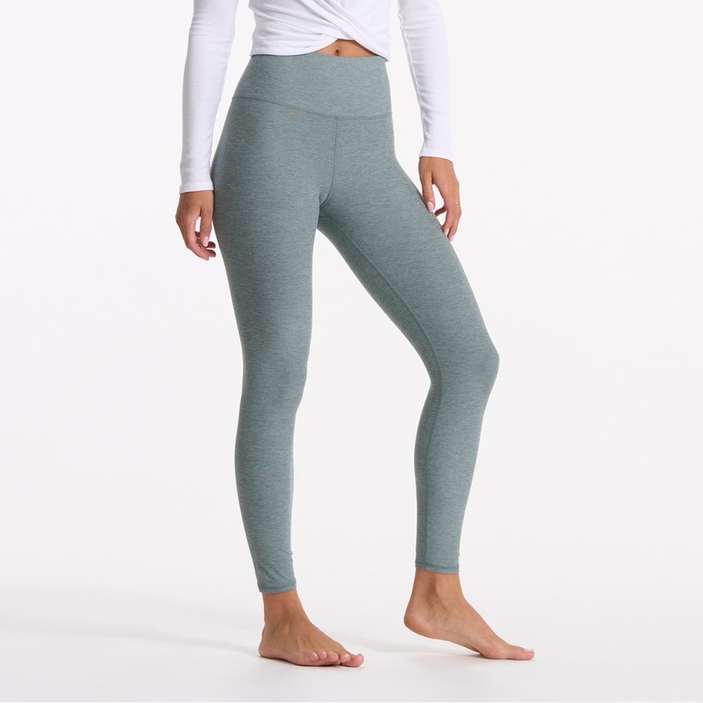 NWT Vuori Women’s Clean Elevation 7/8 Length Stormy Heather Legging | M